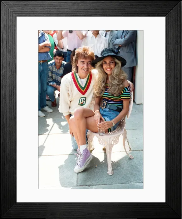 Framed Print : Bill Wyman and Mandy Smith at Sticky Fingers, Bills new restaurant in Kensington