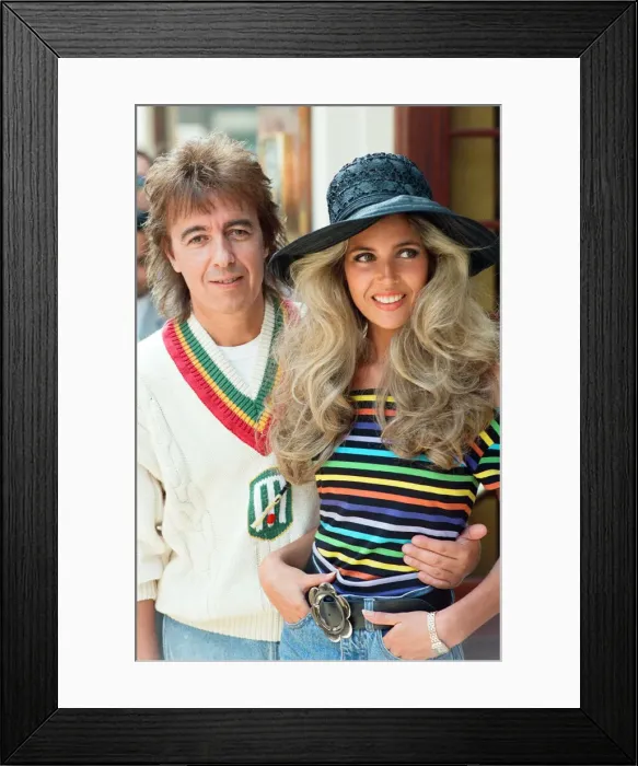 Framed Print : Bill Wyman and Mandy Smith at Sticky Fingers, Bills new restaurant in Kensington