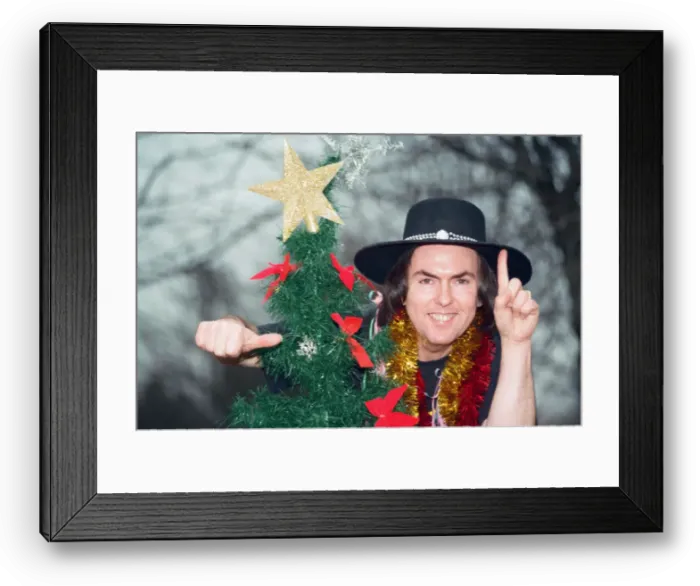 Framed Print : Dave Hill of the band Slade in festive mood. 12th December 1996 Framed Print : Dave Hill of the band Slade in festive mood. 12th December 1996