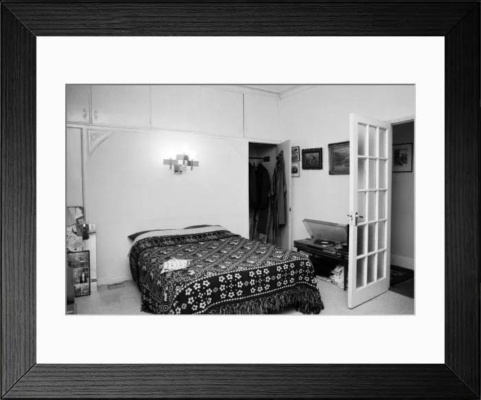 Framed Print : Interior views of accommodation in Clapham, London. Pictured, views of the bedroom Framed Print : Interior views of accommodation in Clapham, London. Pictured, views of the bedroom