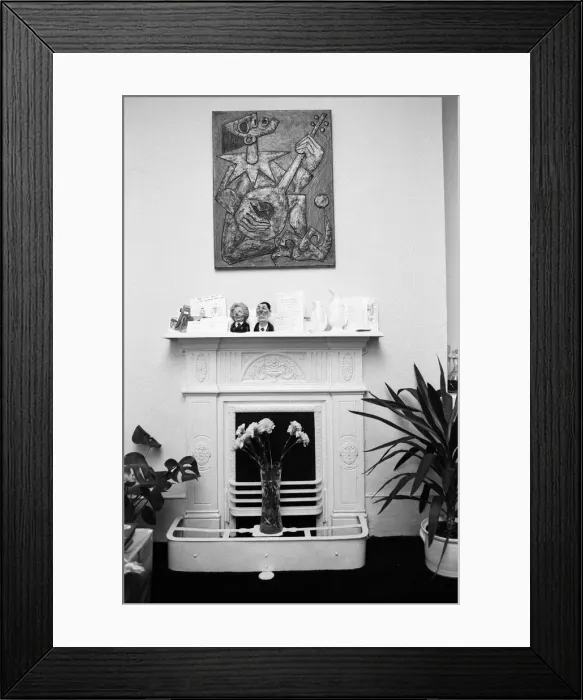 Framed Print : Interior views of accommodation in Clapham, London. Pictured, views of the lounge Framed Print : Interior views of accommodation in Clapham, London. Pictured, views of the lounge