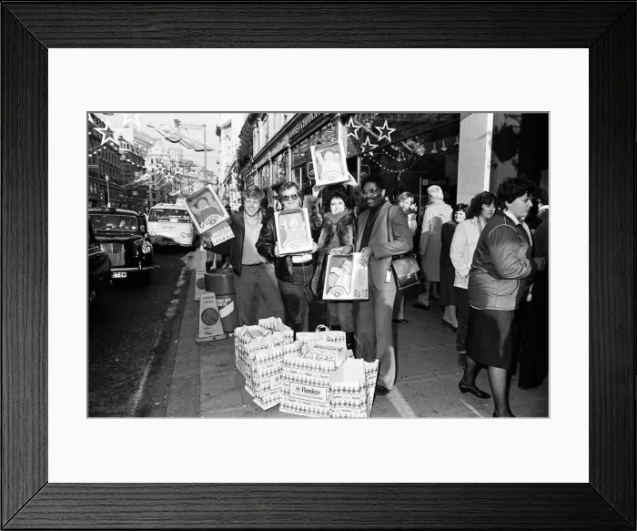 Framed Print : Cabbage Patch Dolls at Hamleys, top London toy store. Hundreds of people clamoured for