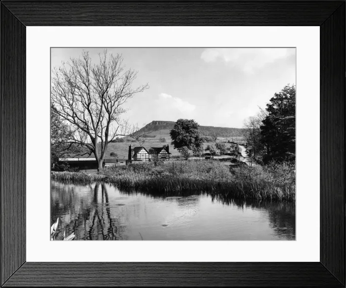 Framed Print : View across the Macclesfield Canal towards the district known as Cloudside near Bosley Framed Print : View across the Macclesfield Canal towards the district known as Cloudside near Bosley