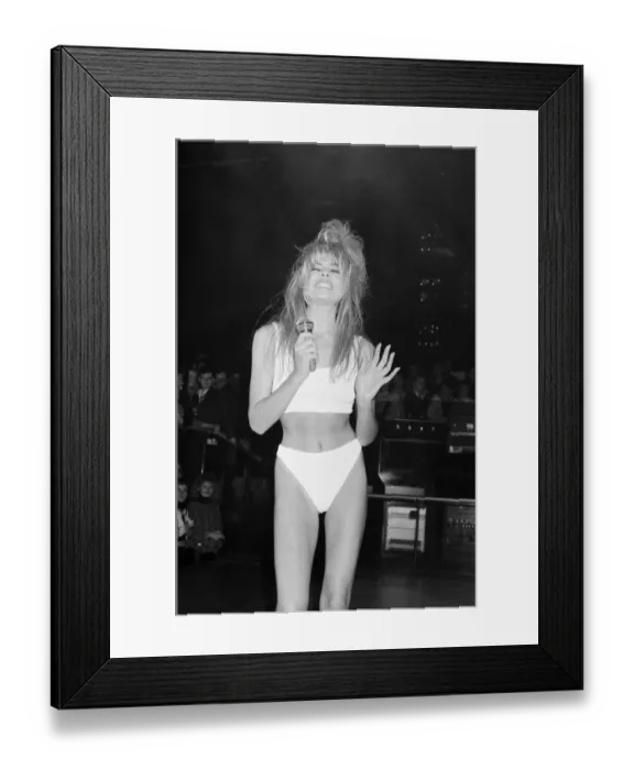 Framed Print : Mandy Smith at a nightclub to promote her new song. 17th January 1987 Framed Print : Mandy Smith at a nightclub to promote her new song. 17th January 1987