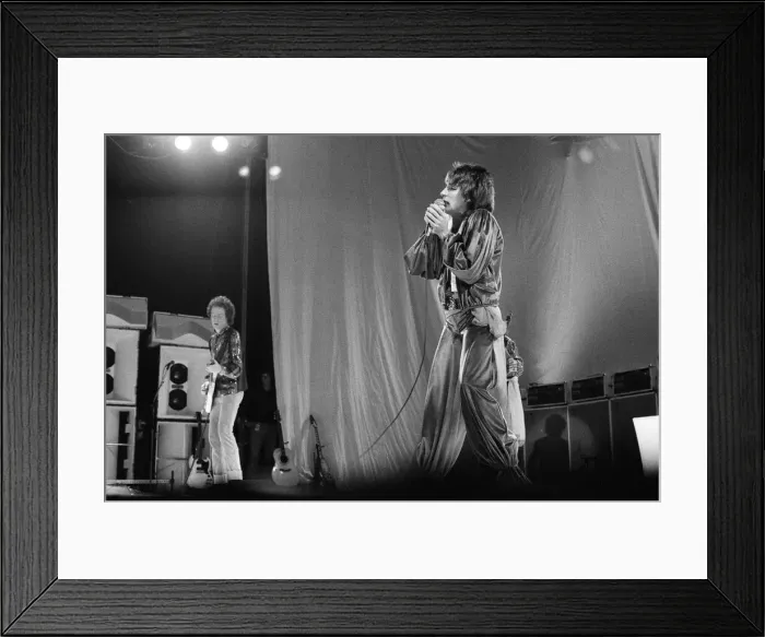 Framed Print : Rod Stewart performing on stage in Helsinki, Finland, during his European Tour 1976 Framed Print : Rod Stewart performing on stage in Helsinki, Finland, during his European Tour 1976