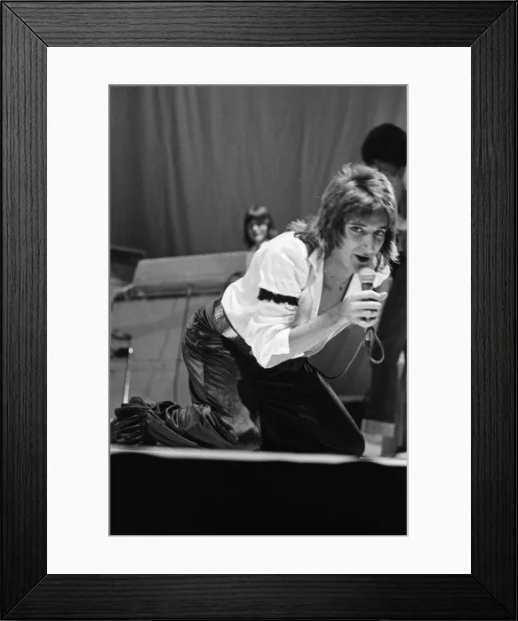 Framed Print : Rod Stewart performing on stage in Helsinki, Finland, during his European Tour 1976 Framed Print : Rod Stewart performing on stage in Helsinki, Finland, during his European Tour 1976