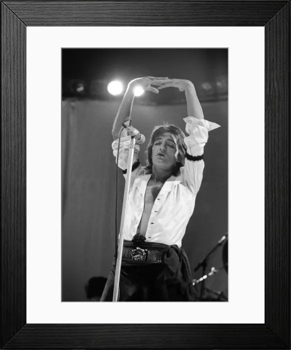Framed Print : Rod Stewart performing on stage in Helsinki, Finland, during his European Tour 1976 Framed Print : Rod Stewart performing on stage in Helsinki, Finland, during his European Tour 1976
