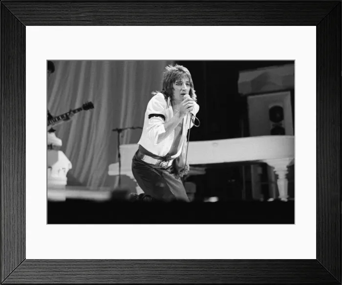Framed Print : Rod Stewart performing on stage in Helsinki, Finland, during his European Tour 1976 Framed Print : Rod Stewart performing on stage in Helsinki, Finland, during his European Tour 1976