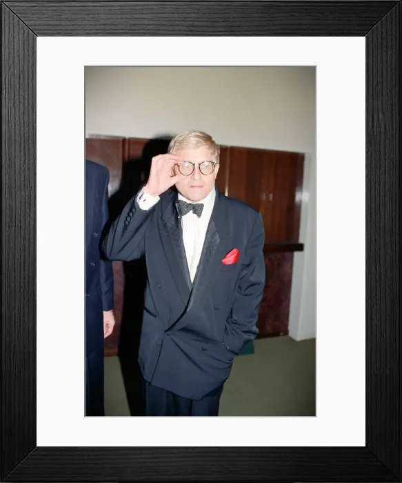 Framed Print : David Hockney at a gala dinner in aid of the AIDS Crisis Trust in Whitehall Framed Print : David Hockney at a gala dinner in aid of the AIDS Crisis Trust in Whitehall