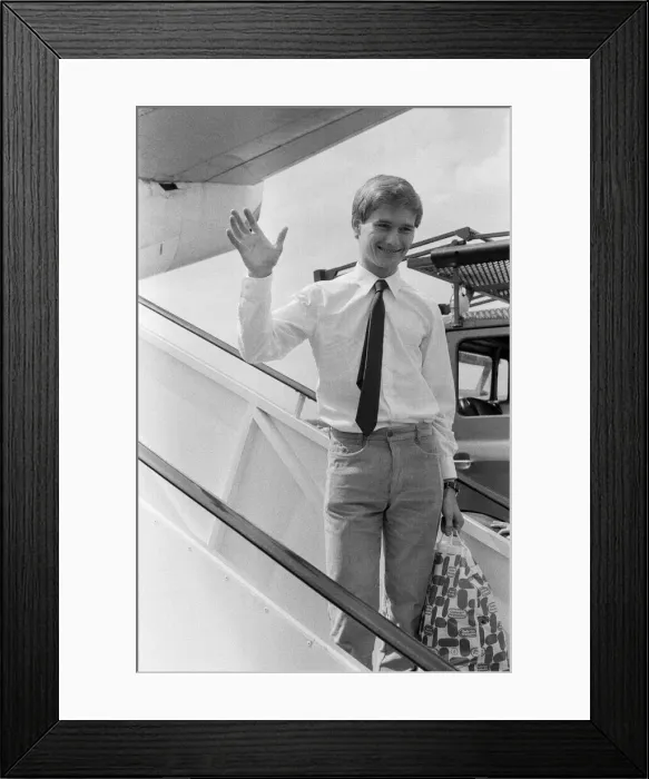 Framed Print : Sub Lieutenant Ian Soapy'Watson arrives at Gatwick airport