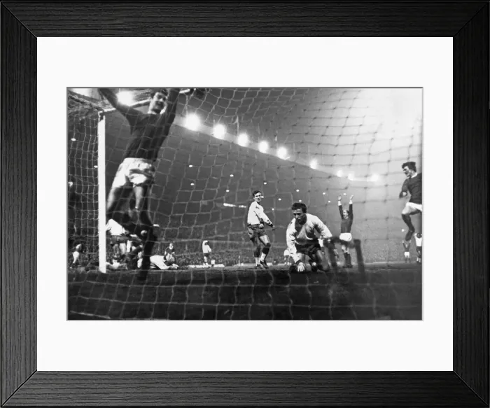Framed Print : European Cup Quarter Final first leg match at Old Trafford Framed Print : European Cup Quarter Final first leg match at Old Trafford