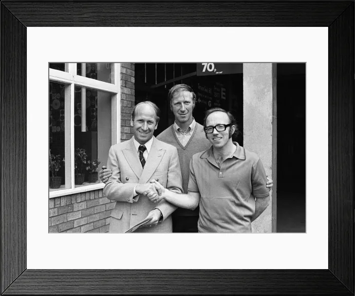Framed Print : Nobby Stiles signs for Preston North End F. C. He is pictured with manager Bobby Charlton Framed Print : Nobby Stiles signs for Preston North End F. C. He is pictured with manager Bobby Charlton