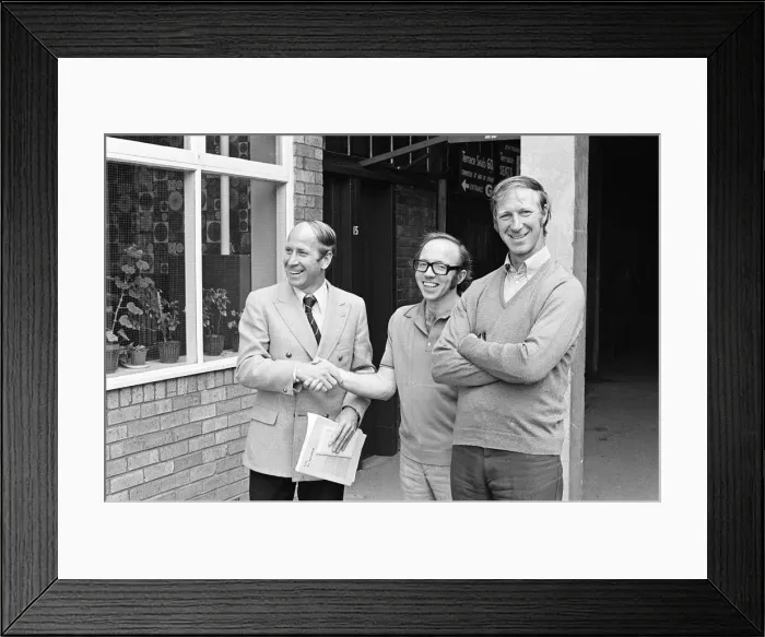Framed Print : Nobby Stiles signs for Preston North End F. C. He is pictured with manager Bobby Charlton Framed Print : Nobby Stiles signs for Preston North End F. C. He is pictured with manager Bobby Charlton