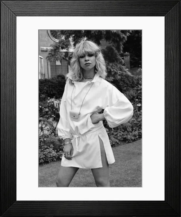 Framed Print : Model wearing 1977 clothing, Sunday Mirror fashion feature, pictured in garden