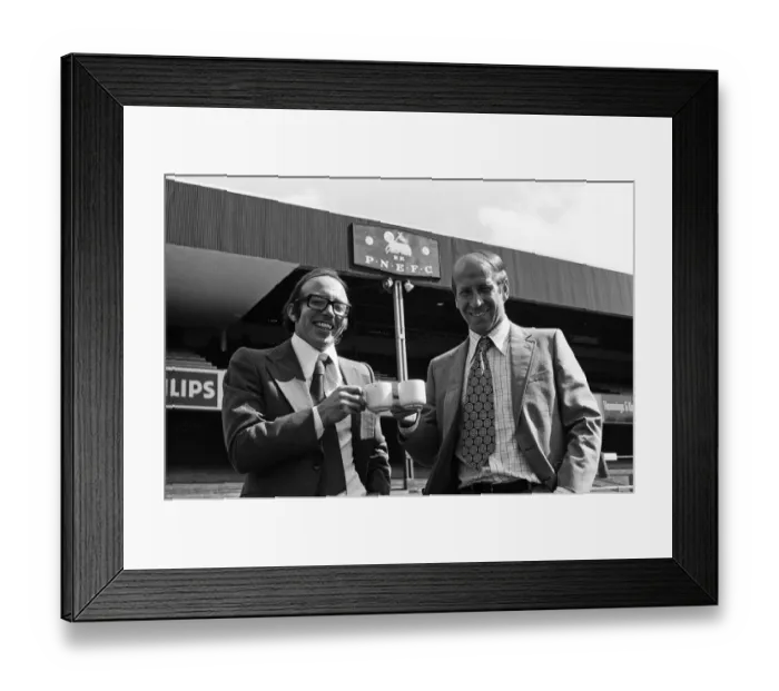 Framed Print : Nobby Stiles signs for Preston North End F. C. he is pictured with manager Bobby Charlton Framed Print : Nobby Stiles signs for Preston North End F. C. he is pictured with manager Bobby Charlton