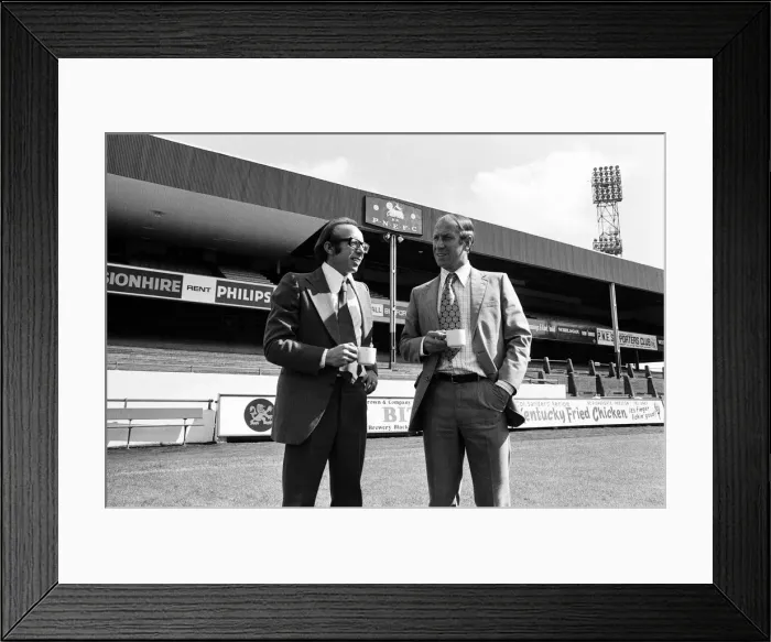 Framed Print : Nobby Stiles signs for Preston North End F. C. he is pictured with manager Bobby Charlton Framed Print : Nobby Stiles signs for Preston North End F. C. he is pictured with manager Bobby Charlton