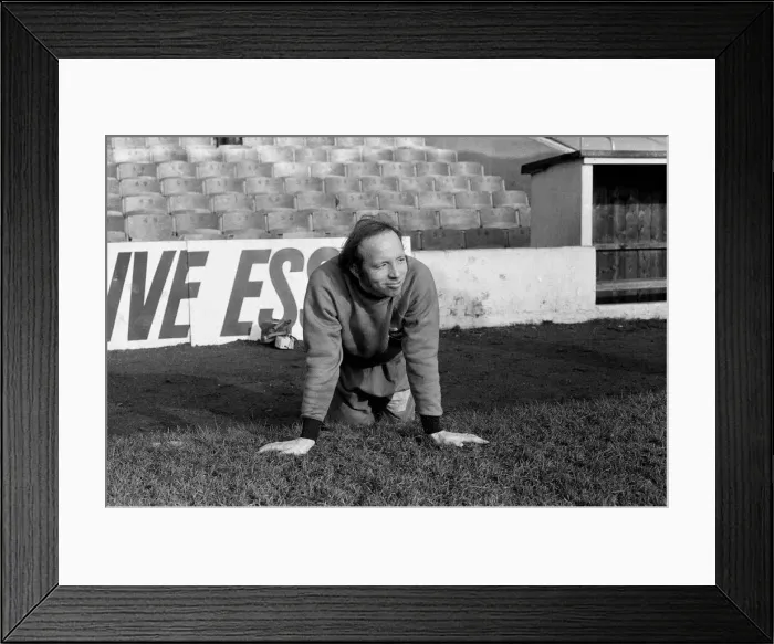 Framed Print : Middlesbrough F. Cs Nobby Stiles during a training session. 1972 Framed Print : Middlesbrough F. Cs Nobby Stiles during a training session. 1972