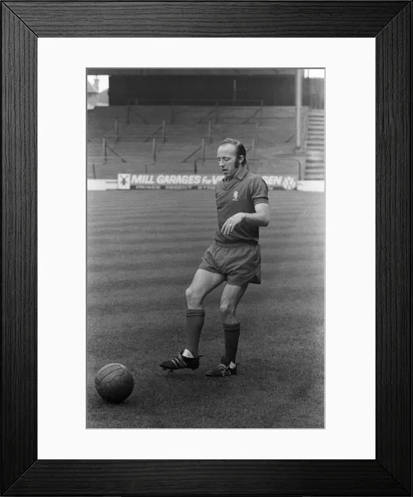 Framed Print : Middlesbrough F. Cs Nobby Stiles. 1971 Framed Print : Middlesbrough F. Cs Nobby Stiles. 1971