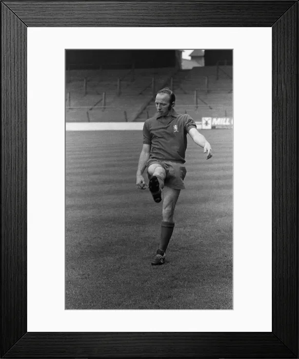 Framed Print : Middlesbrough F. Cs Nobby Stiles. 1971