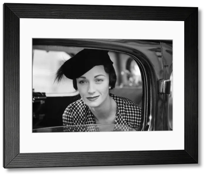 Framed Print : Jane Seymour as Wallis Simpson on the set of The Woman He Loved'in Chantilly Framed Print : Jane Seymour as Wallis Simpson on the set of The Woman He Loved'in Chantilly