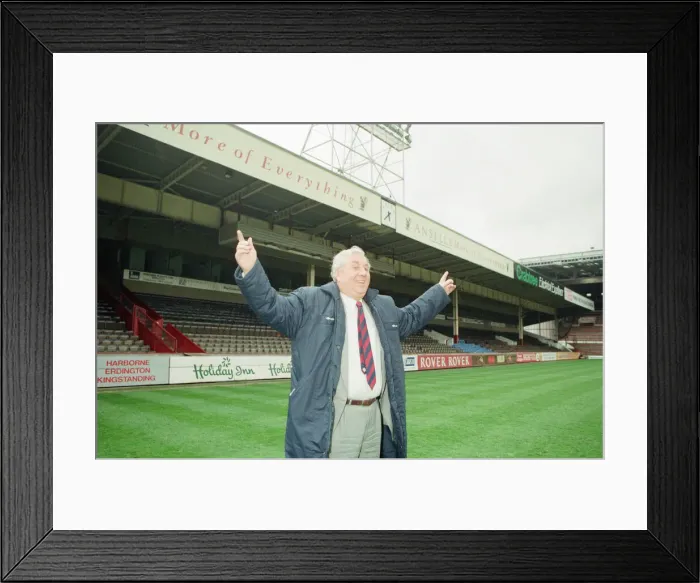 Framed Print : Doug Ellis, Chairman Aston Villa Football Club, news press conference photo-call Framed Print : Doug Ellis, Chairman Aston Villa Football Club, news press conference photo-call