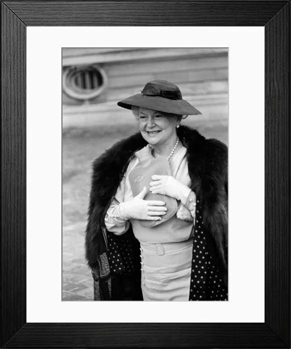 Framed Print : Olivia De Havilland on the set of The Woman He Loved'in Chantilly Framed Print : Olivia De Havilland on the set of The Woman He Loved'in Chantilly
