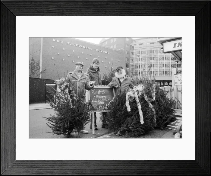 Framed Print : Left to right, David Jason as Del Boy, Nicholas Lyndhurst as Rodney Framed Print : Left to right, David Jason as Del Boy, Nicholas Lyndhurst as Rodney