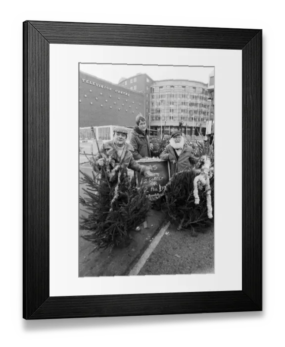 Framed Print : Left to right, David Jason as Del Boy, Nicholas Lyndhurst as Rodney Framed Print : Left to right, David Jason as Del Boy, Nicholas Lyndhurst as Rodney