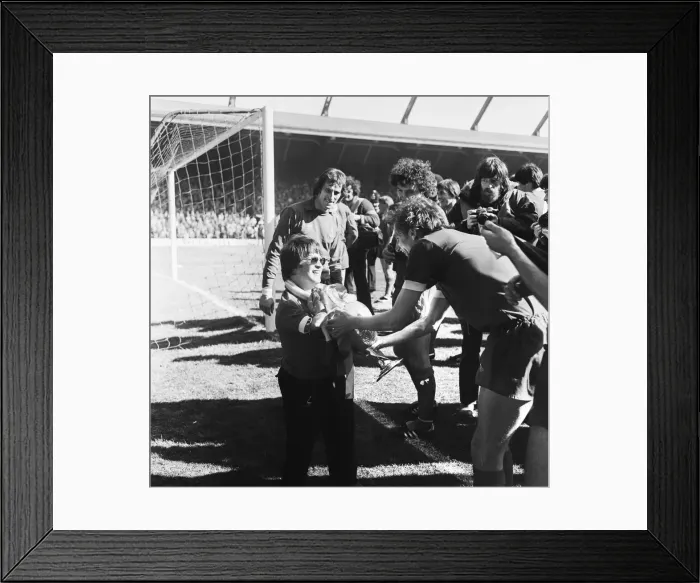 Framed Print : Liverpool Football team celebrate winning the League title after defeating Aston Villa Framed Print : Liverpool Football team celebrate winning the League title after defeating Aston Villa