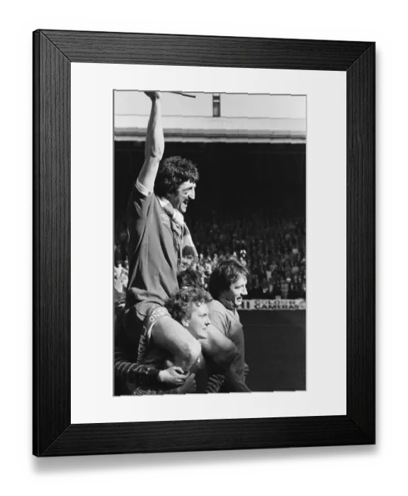 Framed Print : Liverpool Football team celebrate winning the League title after defeating Aston Villa Framed Print : Liverpool Football team celebrate winning the League title after defeating Aston Villa