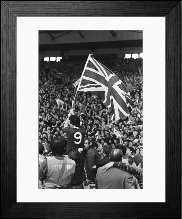 Framed Print : Liverpool Football team celebrate winning the League title after defeating Aston Villa Framed Print : Liverpool Football team celebrate winning the League title after defeating Aston Villa