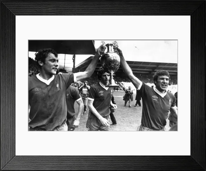 Framed Print : Liverpool Football team celebrate winning their 10th League title after a goalless draw