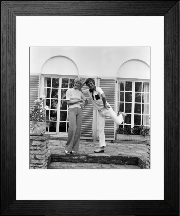 Framed Print : T. V interviewer and celebrity Michael Parkinson and his wife Mary at their home in Framed Print : T. V interviewer and celebrity Michael Parkinson and his wife Mary at their home in