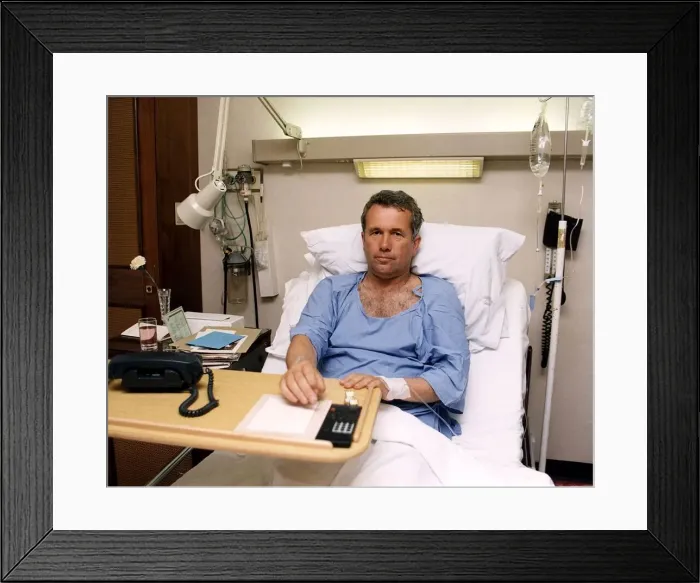 Framed Print : Martin Bell BBC TV Newsman in hospital in London DBase Framed Print : Martin Bell BBC TV Newsman in hospital in London DBase