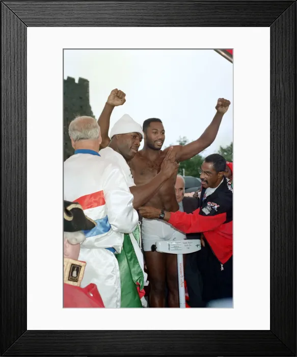 Framed Print : Lennox Lewis vs. Frank Bruno at the National Stadium, Cardiff Arms Park Framed Print : Lennox Lewis vs. Frank Bruno at the National Stadium, Cardiff Arms Park
