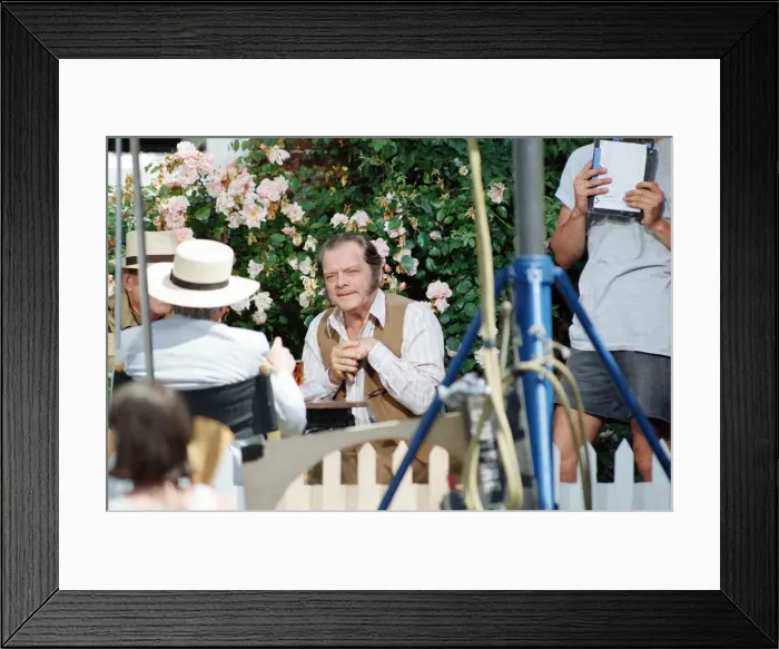 Framed Print : David Jason playing the role of Pop Larkin during the filming of Framed Print : David Jason playing the role of Pop Larkin during the filming of