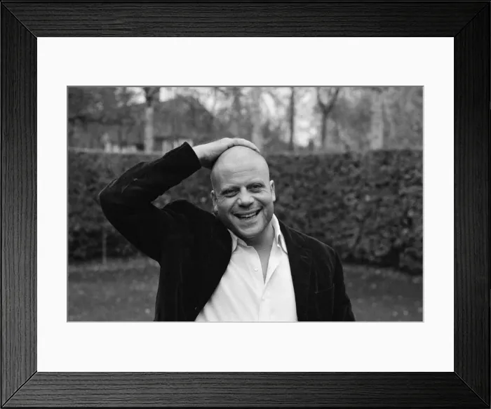 Framed Print : Oliver Reed wearing his wig at his home in Wimbledon, South West, London