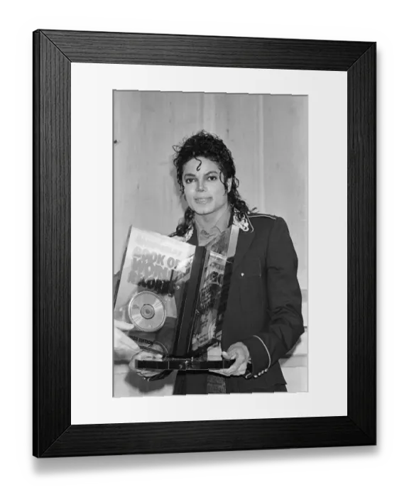 Framed Print : Michael Jackson, pictured in 1988, in London where he is entered into The Guinness World Framed Print : Michael Jackson, pictured in 1988, in London where he is entered into The Guinness World