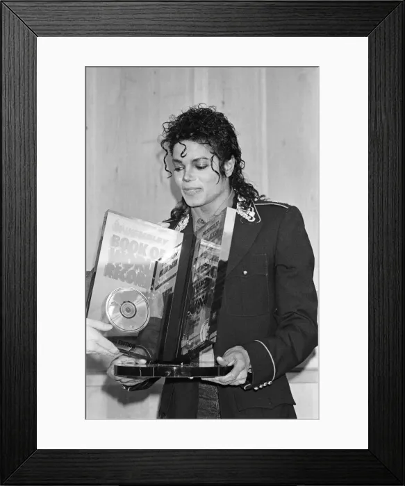 Framed Print : Michael Jackson, pictured in 1988, in London where he is entered into The Guinness World Framed Print : Michael Jackson, pictured in 1988, in London where he is entered into The Guinness World