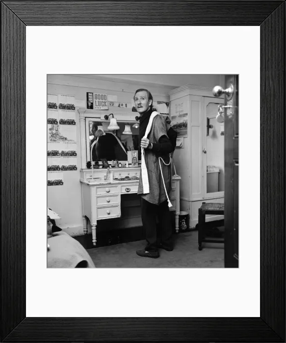 Framed Print : Leslie Phillips, star of the Man Most Likely To Framed Print : Leslie Phillips, star of the Man Most Likely To