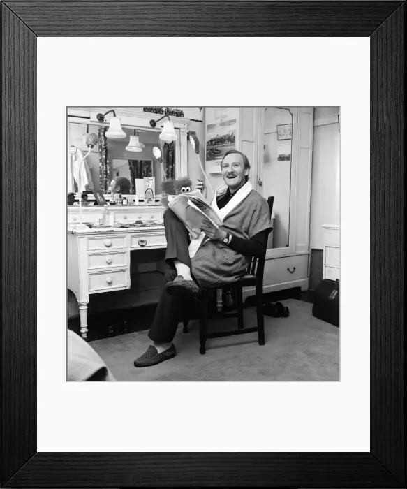 Framed Print : Leslie Phillips, star of the Man Most Likely To Framed Print : Leslie Phillips, star of the Man Most Likely To