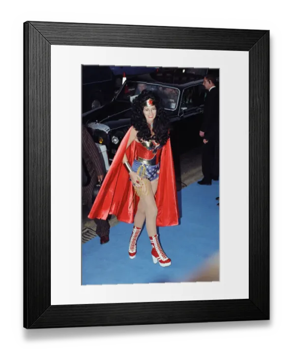 Framed Print : Janet Street Porter dressed as Wonder Woman arriving at Elton John Framed Print : Janet Street Porter dressed as Wonder Woman arriving at Elton John