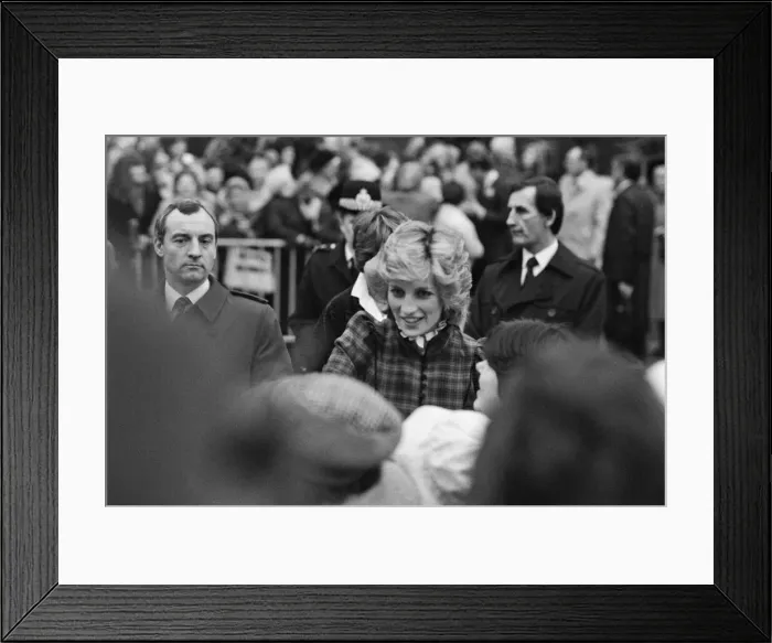 Framed Print : The Prince and Princess of Wales visit Mid Glamorgan in Wales Framed Print : The Prince and Princess of Wales visit Mid Glamorgan in Wales