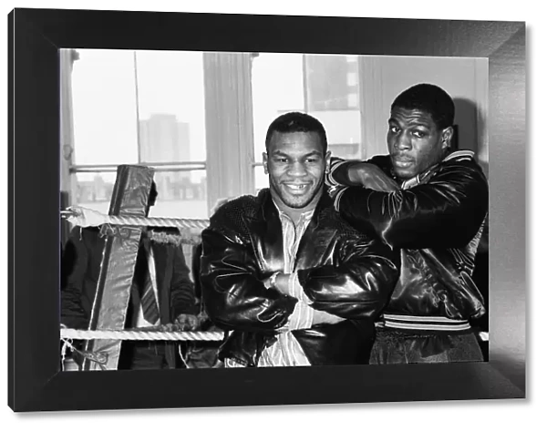 Mike Tyson meets Frank Bruno. Tysons in London to see Frank Bruno against James