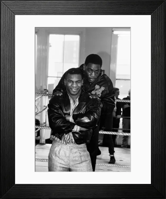 Framed Print : Mike Tyson meets Frank Bruno. Tysons in London to see Frank Bruno against James Framed Print : Mike Tyson meets Frank Bruno. Tysons in London to see Frank Bruno against James