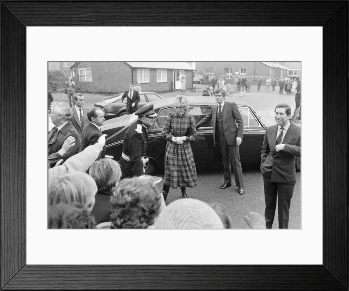 Framed Print : The Prince and Princess of Wales visit Mid Glamorgan in Wales Framed Print : The Prince and Princess of Wales visit Mid Glamorgan in Wales