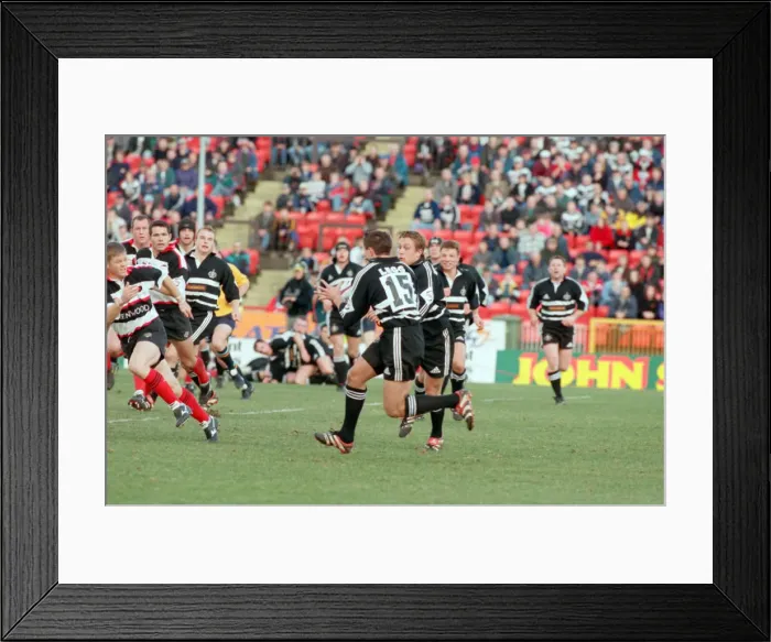 Framed Print : Rugby Union, Newcastle Falcons v Saracens. 31st October 1998 Framed Print : Rugby Union, Newcastle Falcons v Saracens. 31st October 1998