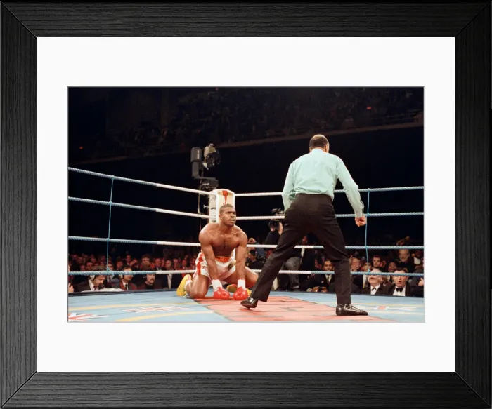 Framed Print : Lennox Lewis vs Donovan Razor'Ruddock. Lewis retained his British Framed Print : Lennox Lewis vs Donovan Razor'Ruddock. Lewis retained his British