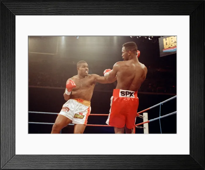 Framed Print : Lennox Lewis vs Donovan Razor'Ruddock. Lewis retained his British Framed Print : Lennox Lewis vs Donovan Razor'Ruddock. Lewis retained his British