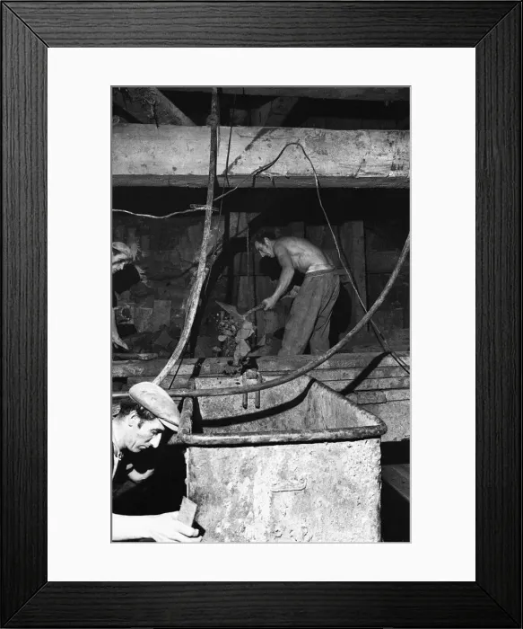 Framed Print : Construction of the Victoria Line under the streets of London 29th October 1964 Framed Print : Construction of the Victoria Line under the streets of London 29th October 1964